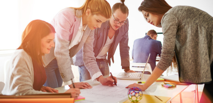 The benefits of using a laundry service for event planners